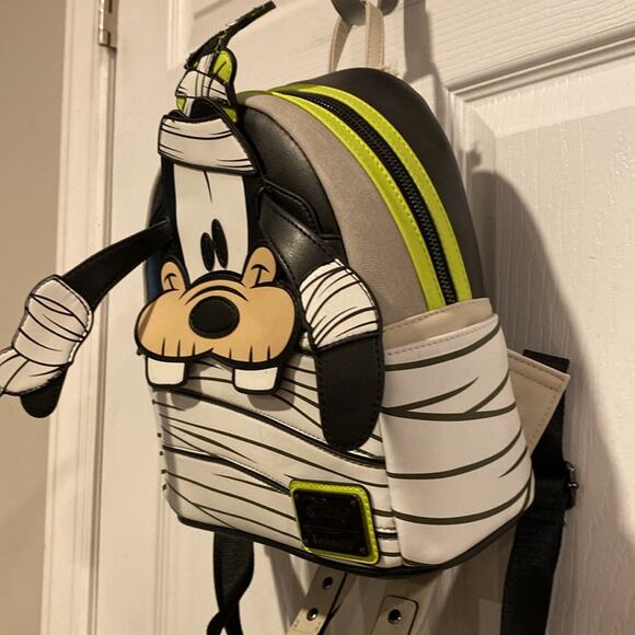 BNWT DISNEY LOUNGEFLY Goofy Mummy Halloween Glow in the Dark Backpack main image 6